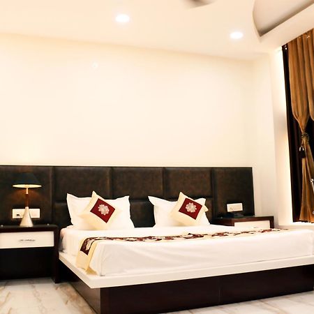 Hotel Neelam Moga Λουντιάνα Εξωτερικό φωτογραφία