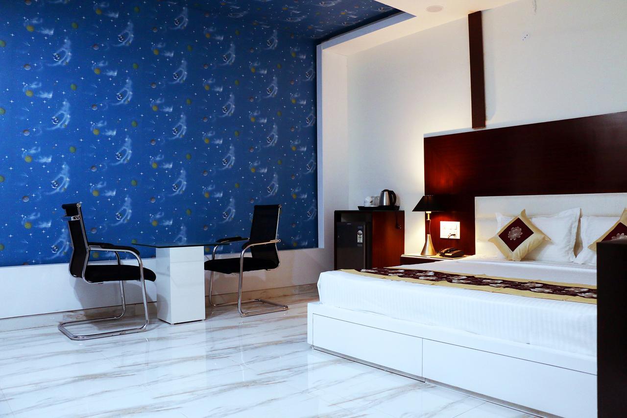 Hotel Neelam Moga Λουντιάνα Εξωτερικό φωτογραφία
