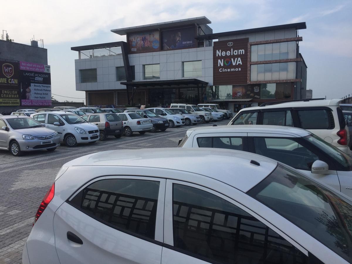 Hotel Neelam Moga Λουντιάνα Εξωτερικό φωτογραφία