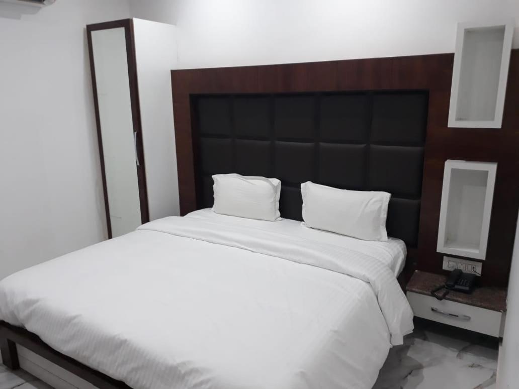 Hotel Neelam Moga Λουντιάνα Εξωτερικό φωτογραφία
