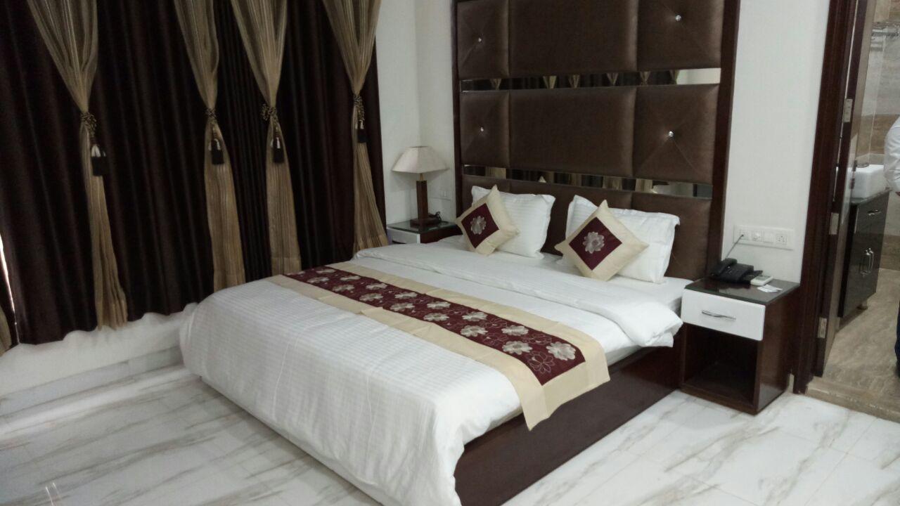 Hotel Neelam Moga Λουντιάνα Εξωτερικό φωτογραφία